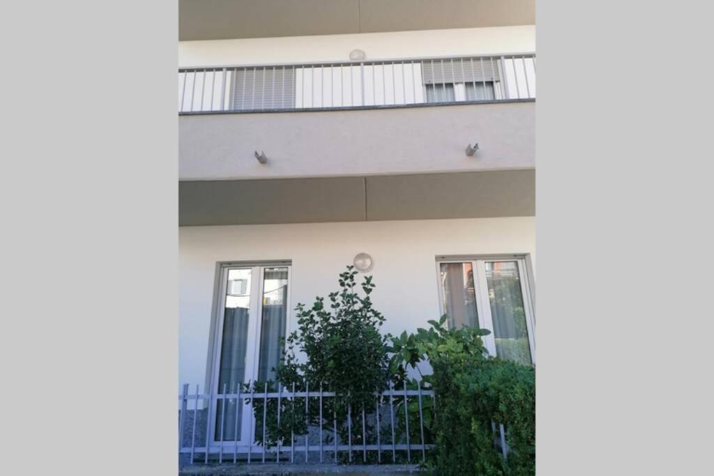 Appartamento Incantevole Con Parcheggio Gratuito Tirano Exteriér fotografie